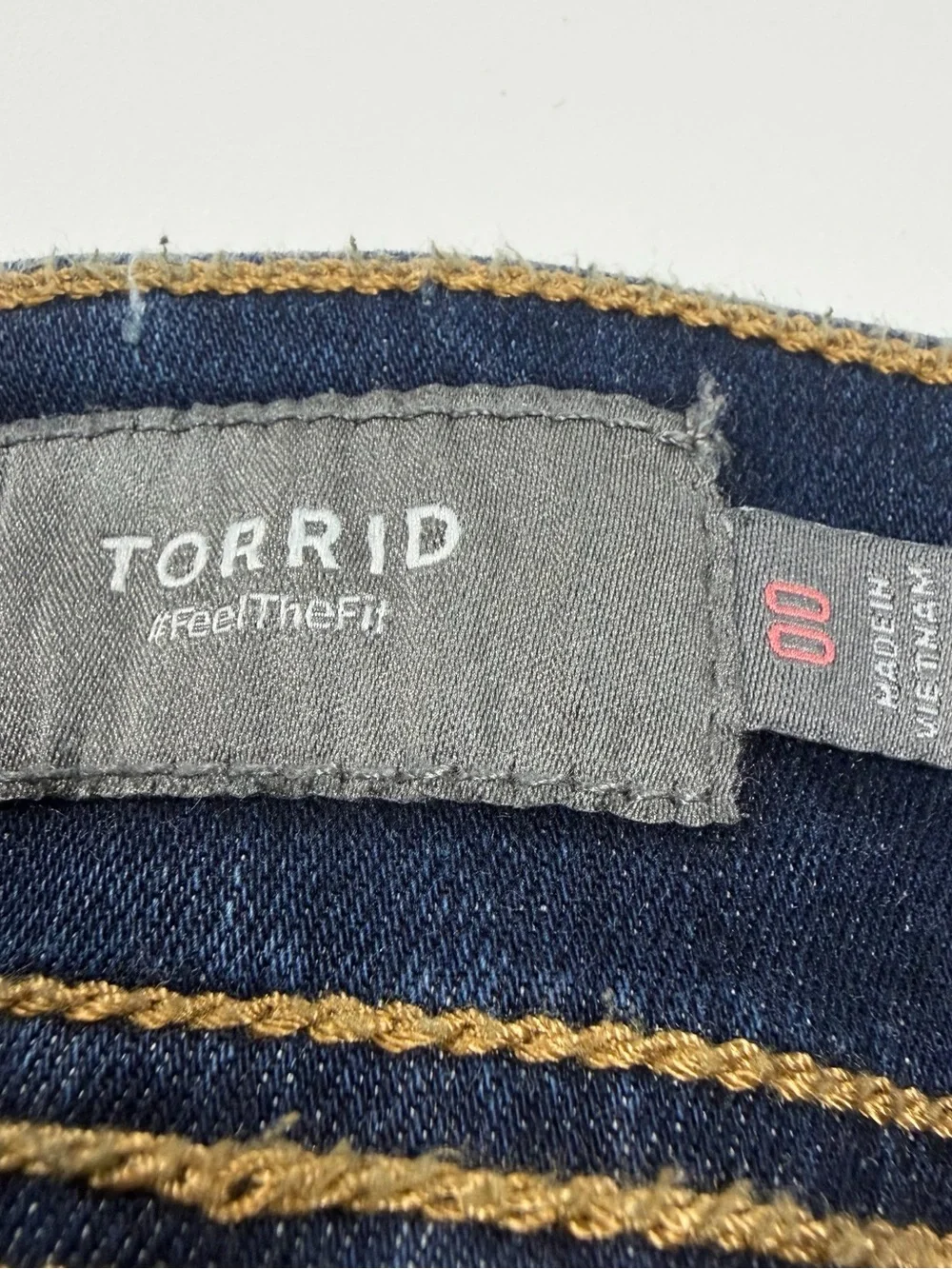 Torrid Lean Jean Super Soft Bermuda Denim Shorts Size 00 High Rise Pull On